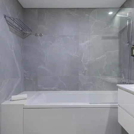 Homely 2bdr By Lovelystay Apartment