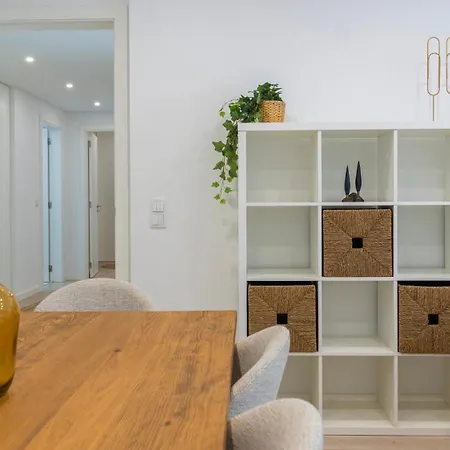 Apartamento Charming 2Bdr Apartment With Garage By Lovelystay