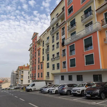 Charming 2Bdr Apartment With Garage By Lovelystay Amadora
