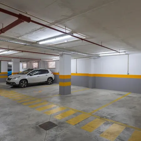 Charming 2Bdr Apartment With Garage By Lovelystay Apartamento Amadora