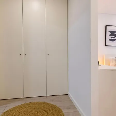 Charming 2Bdr Apartment With Garage By Lovelystay Amadora