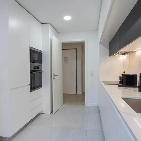 Charming 2bdr With Garage By Lovelystay Appartamento