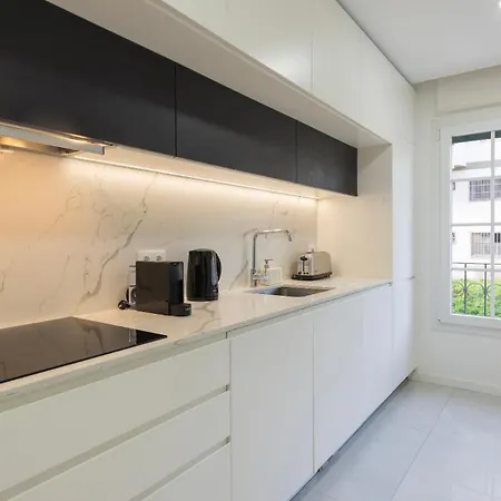 Charming 2bdr With Garage By Lovelystay