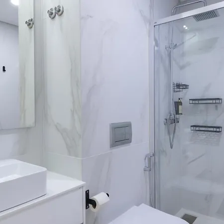 Charming 2Bdr Apartment With Garage By Lovelystay Apartamento *